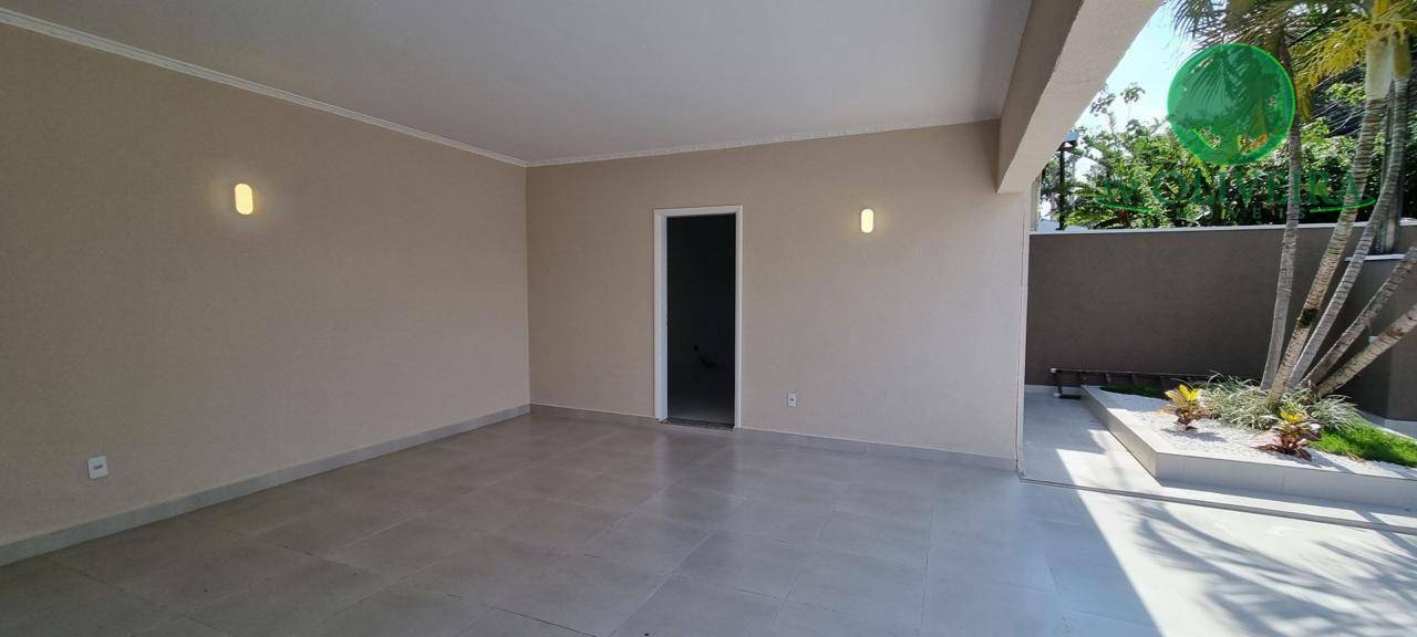 Casa à venda com 3 quartos, 164m² - Foto 2