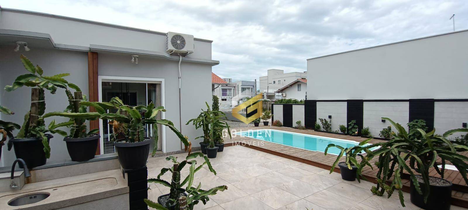 Casa à venda com 2 quartos, 170m² - Foto 16