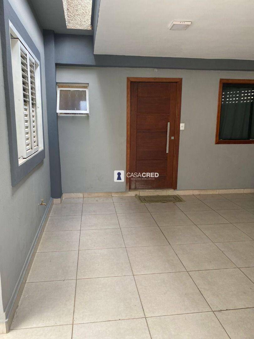 Casa para alugar com 3 quartos, 150m² - Foto 2