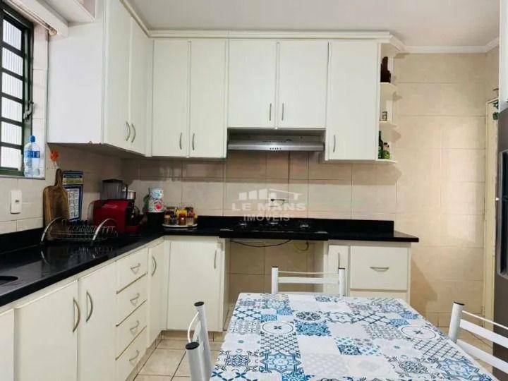 Casa à venda e aluguel com 3 quartos, 173m² - Foto 8