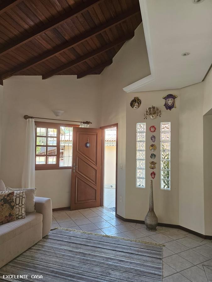 Casa à venda com 3 quartos, 250m² - Foto 7