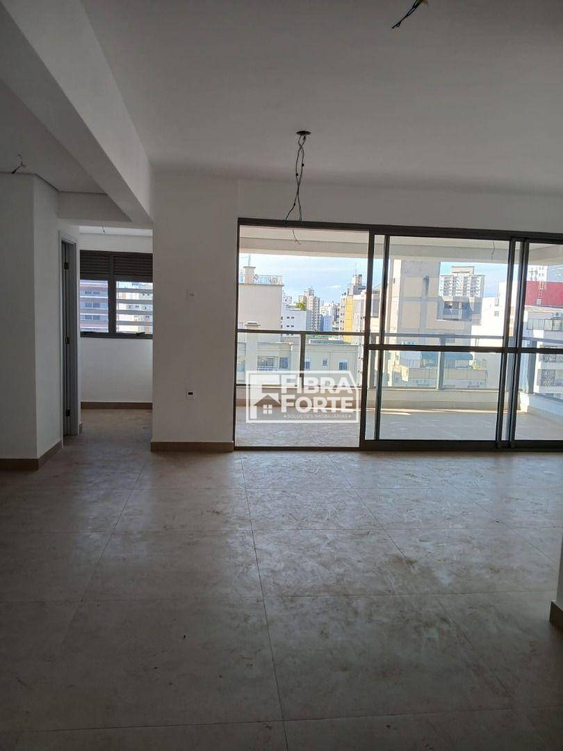 Apartamento à venda com 3 quartos, 111m² - Foto 10