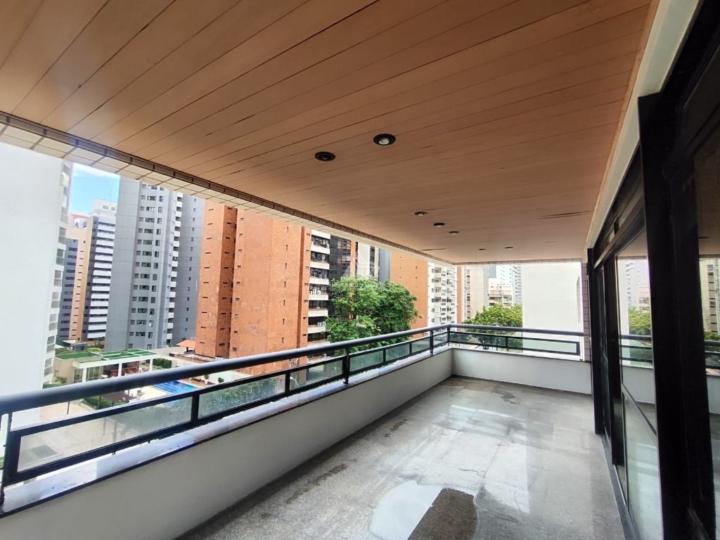 Apartamento à venda com 3 quartos, 276m² - Foto 8