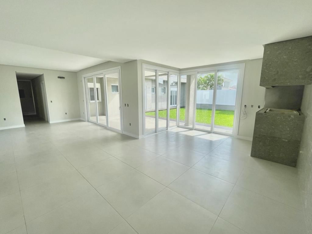 Casa à venda com 4 quartos, 220m² - Foto 16