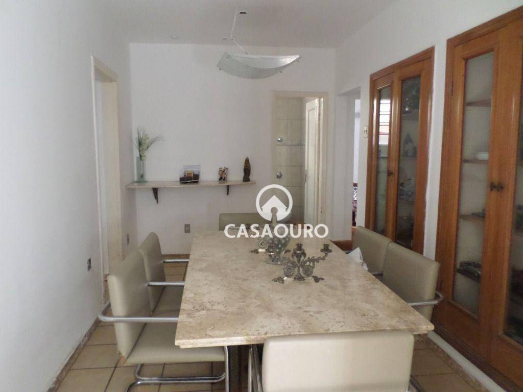 Casa à venda com 4 quartos, 300m² - Foto 8