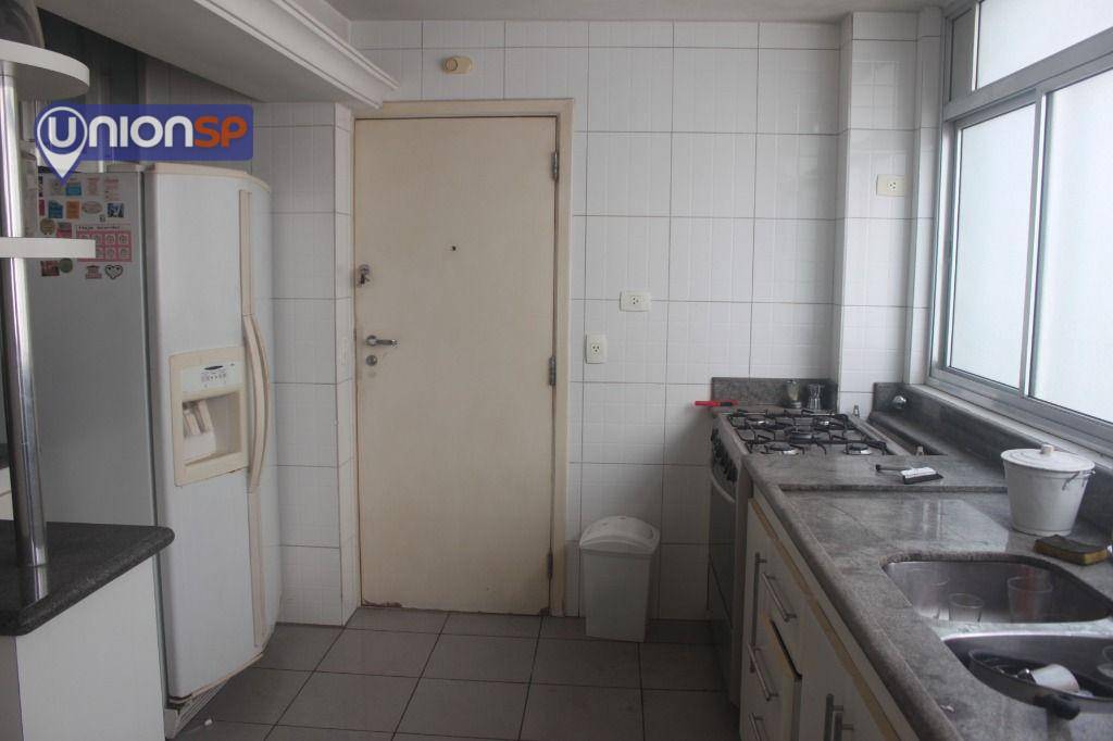 Apartamento à venda com 3 quartos, 198m² - Foto 28