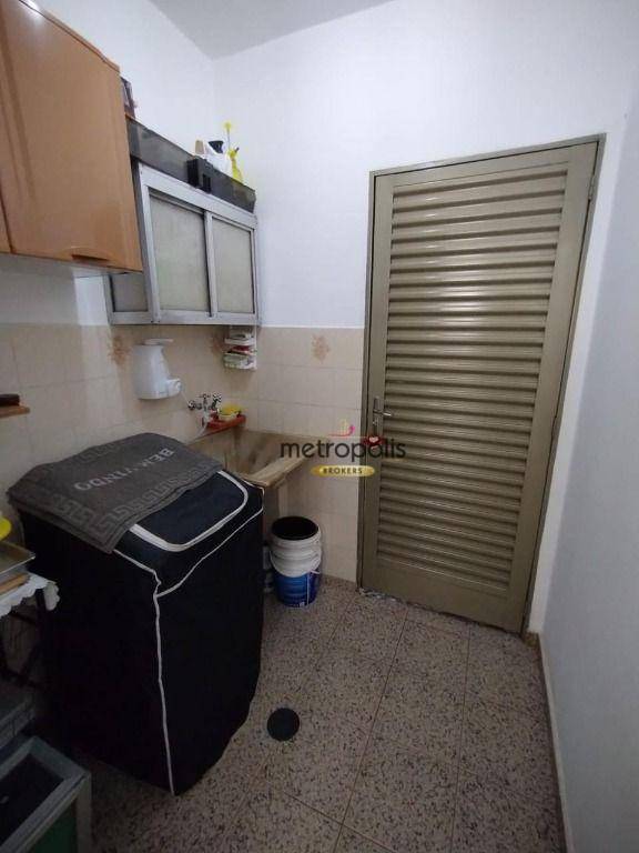 Casa à venda com 4 quartos, 210m² - Foto 11