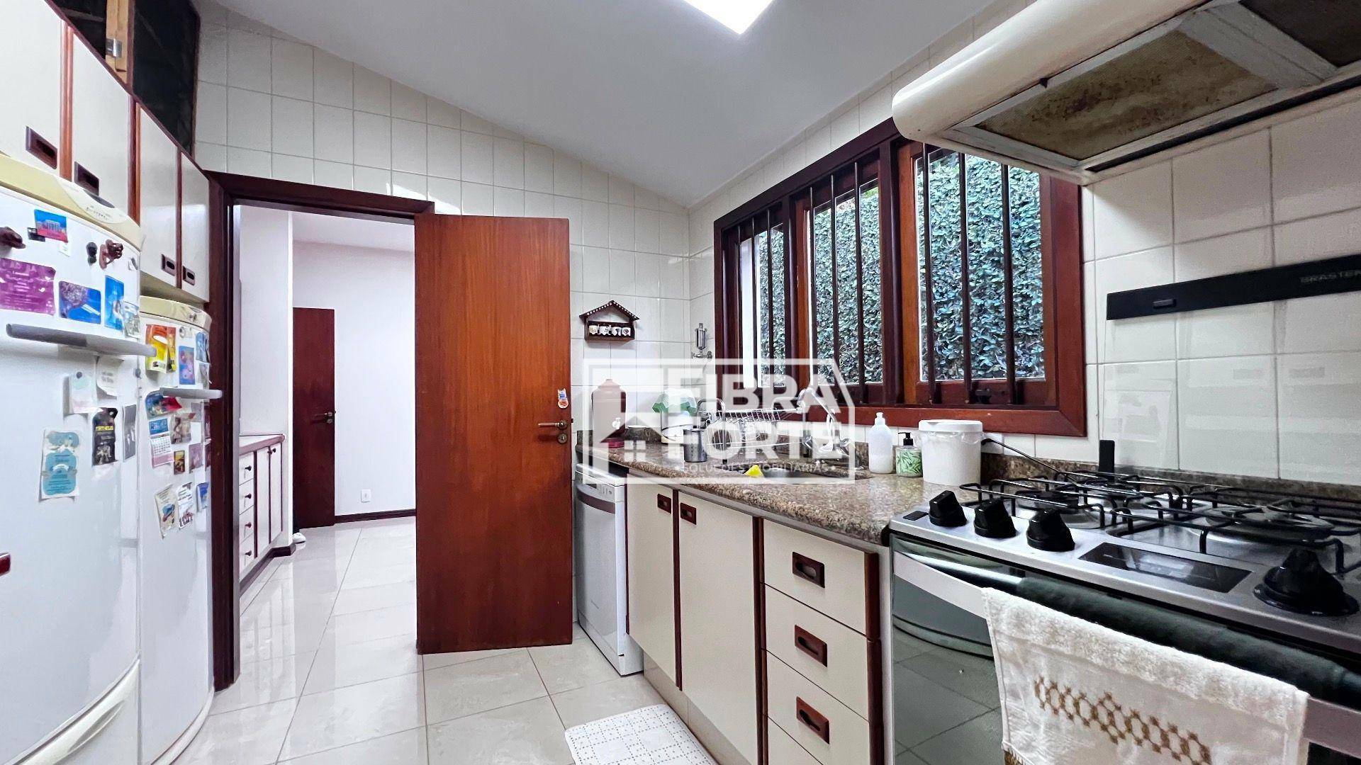 Casa de Condomínio à venda com 4 quartos, 363m² - Foto 7