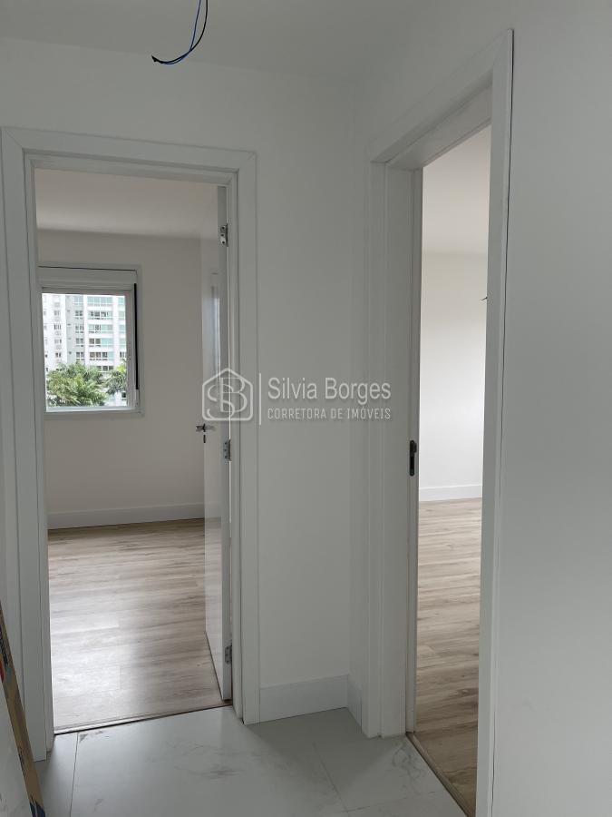 Apartamento à venda com 2 quartos, 79m² - Foto 3