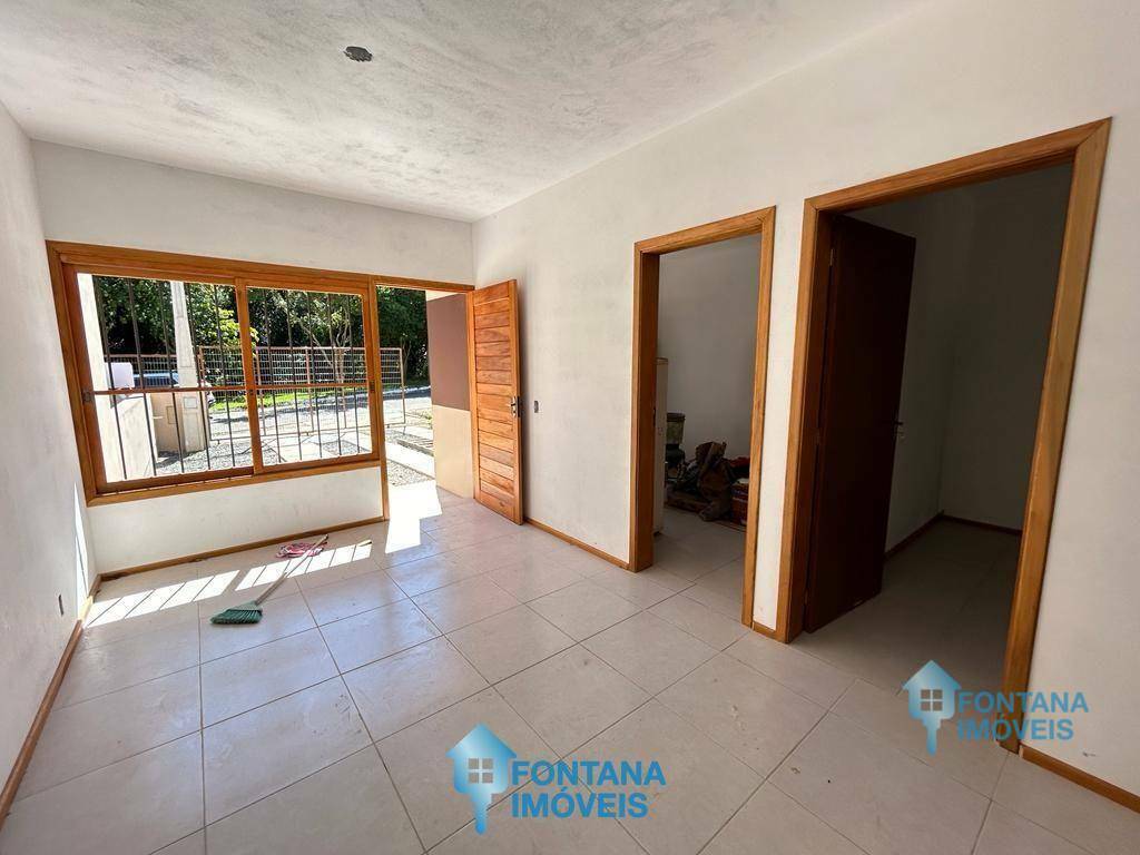 Casa à venda com 2 quartos, 50m² - Foto 4