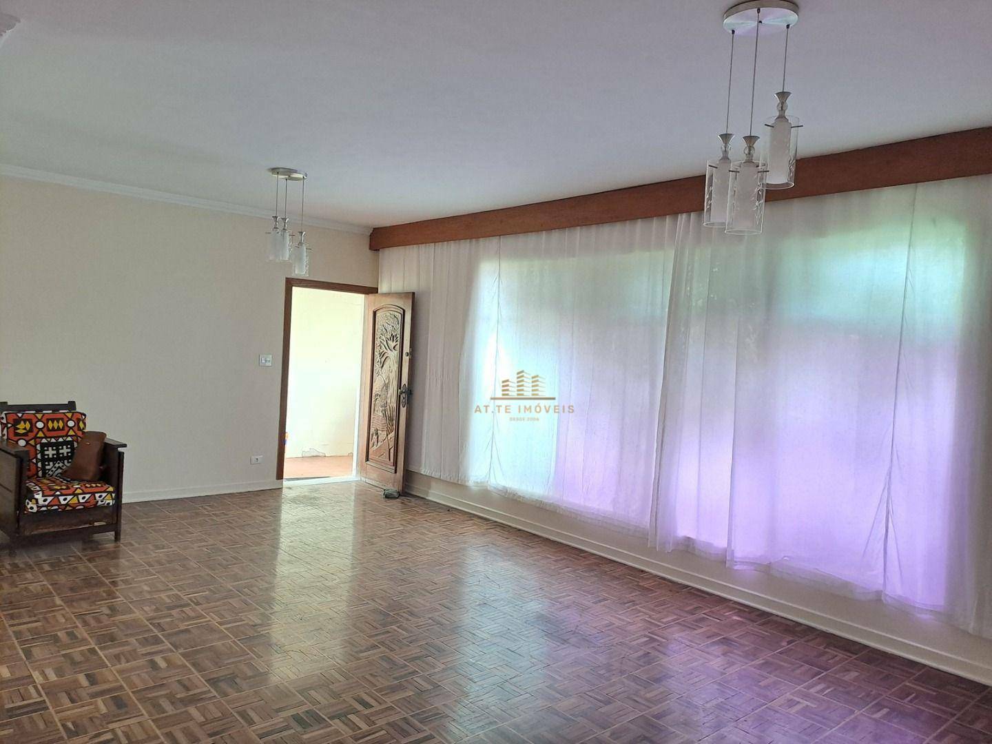 Casa à venda e aluguel com 4 quartos, 250m² - Foto 3