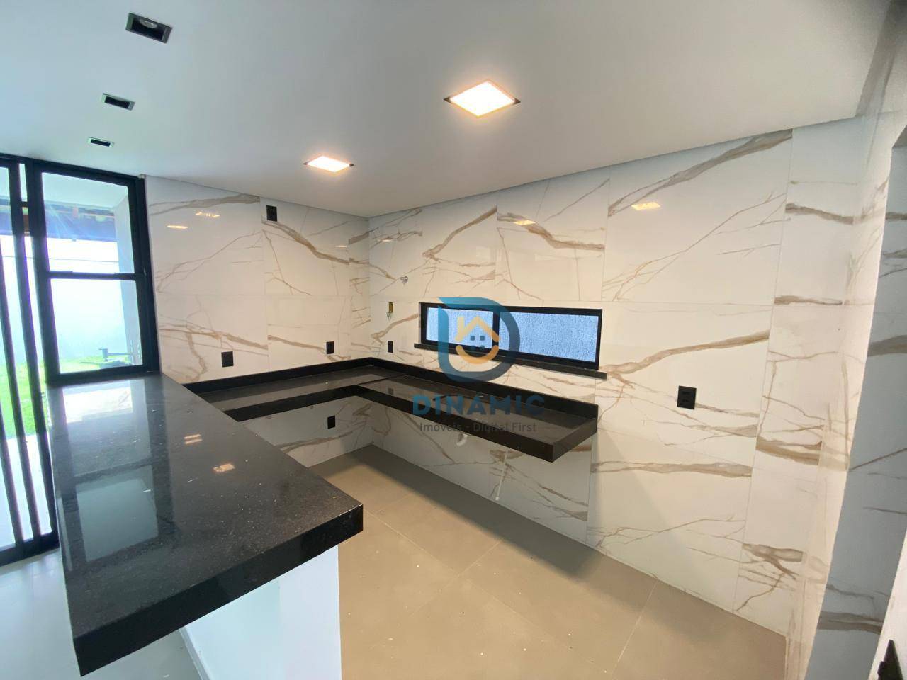 Casa à venda com 4 quartos, 186m² - Foto 8