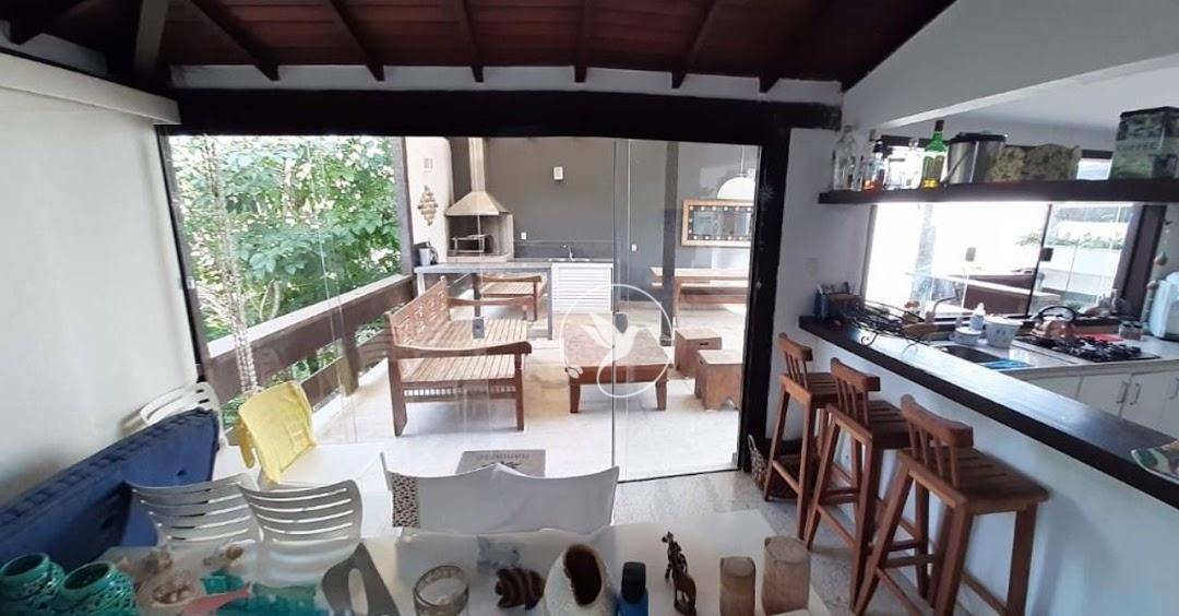 Casa de Condomínio à venda com 5 quartos, 160m² - Foto 2