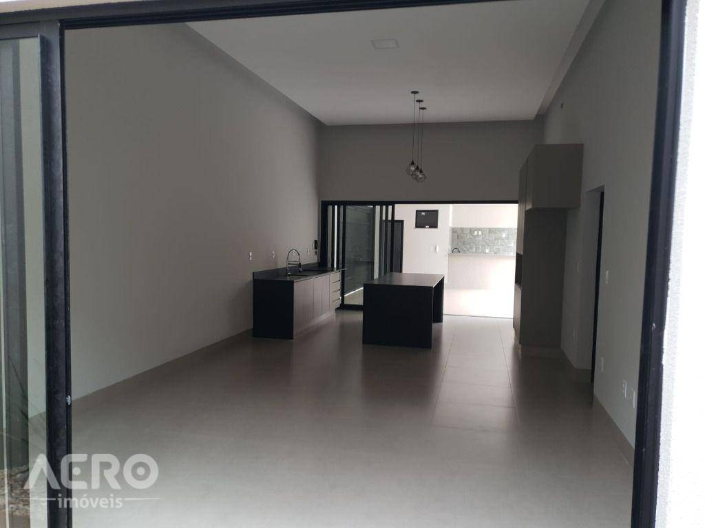 Casa à venda com 3 quartos, 159m² - Foto 2