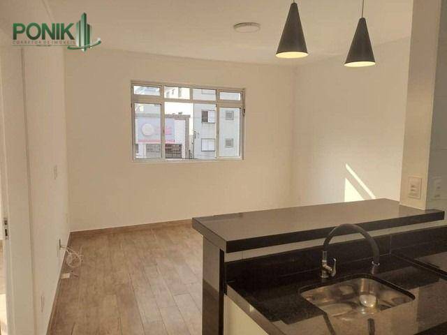 Apartamento à venda com 2 quartos, 67m² - Foto 2