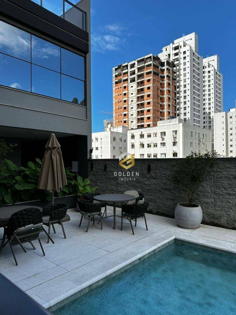 Apartamento para alugar com 2 quartos, 63m² - Foto 2