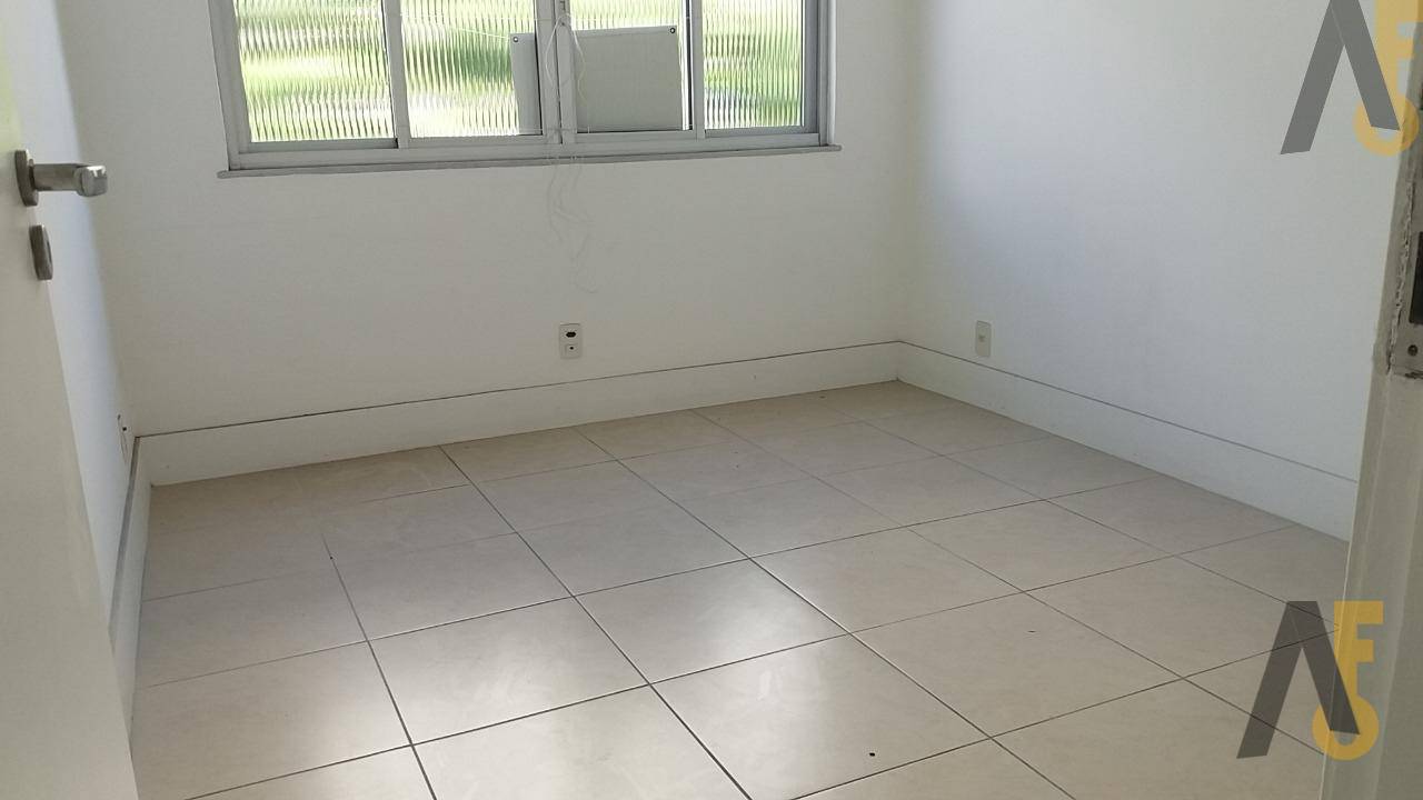 Apartamento à venda com 2 quartos, 63m² - Foto 2