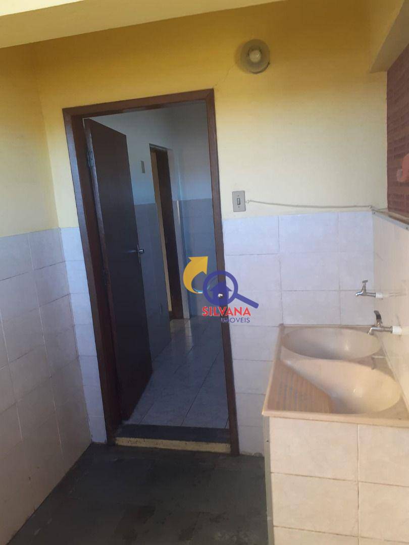 Casa de Condomínio à venda com 6 quartos, 228m² - Foto 28