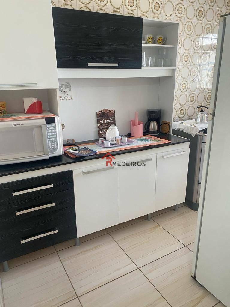 Apartamento à venda com 2 quartos, 74m² - Foto 3