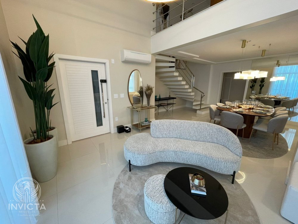 Apartamento à venda com 3 quartos, 257m² - Foto 2