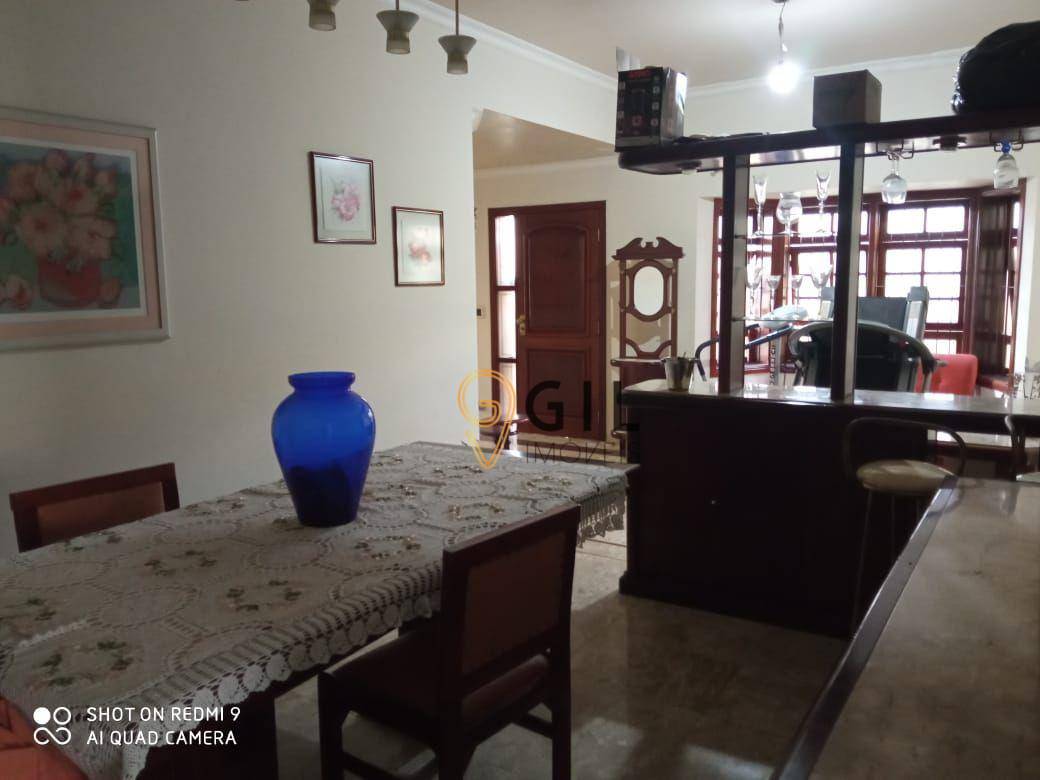 Casa à venda com 5 quartos, 244m² - Foto 12