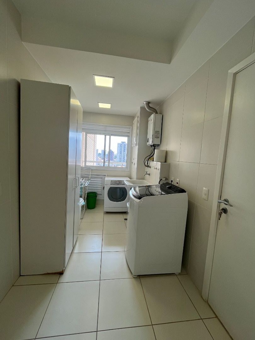 Apartamento para alugar com 3 quartos, 188m² - Foto 16