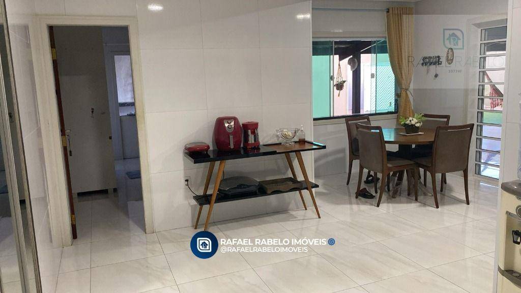 Casa à venda com 2 quartos, 220m² - Foto 4