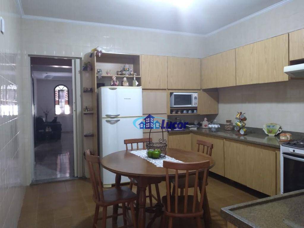 Sobrado à venda com 3 quartos, 200m² - Foto 12