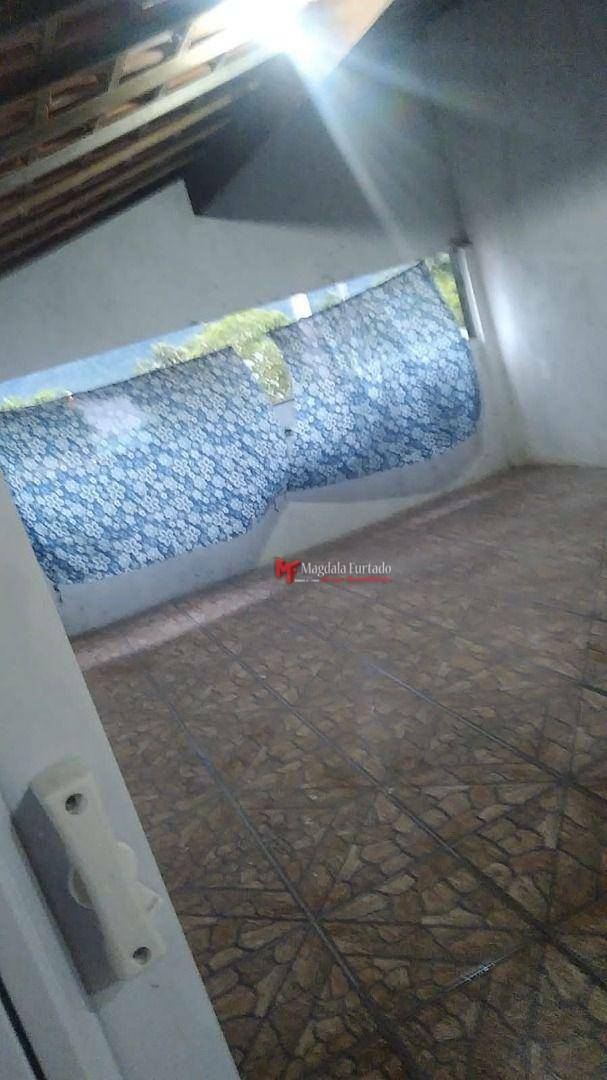 Casa à venda com 3 quartos, 200M2 - Foto 2