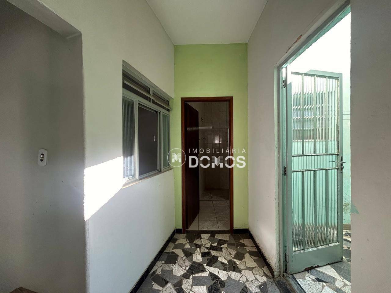 Casa à venda com 6 quartos, 230m² - Foto 8