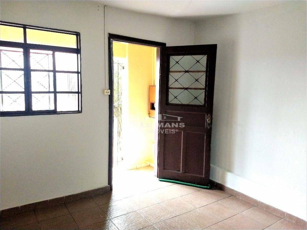 Casa à venda com 4 quartos, 108m² - Foto 2