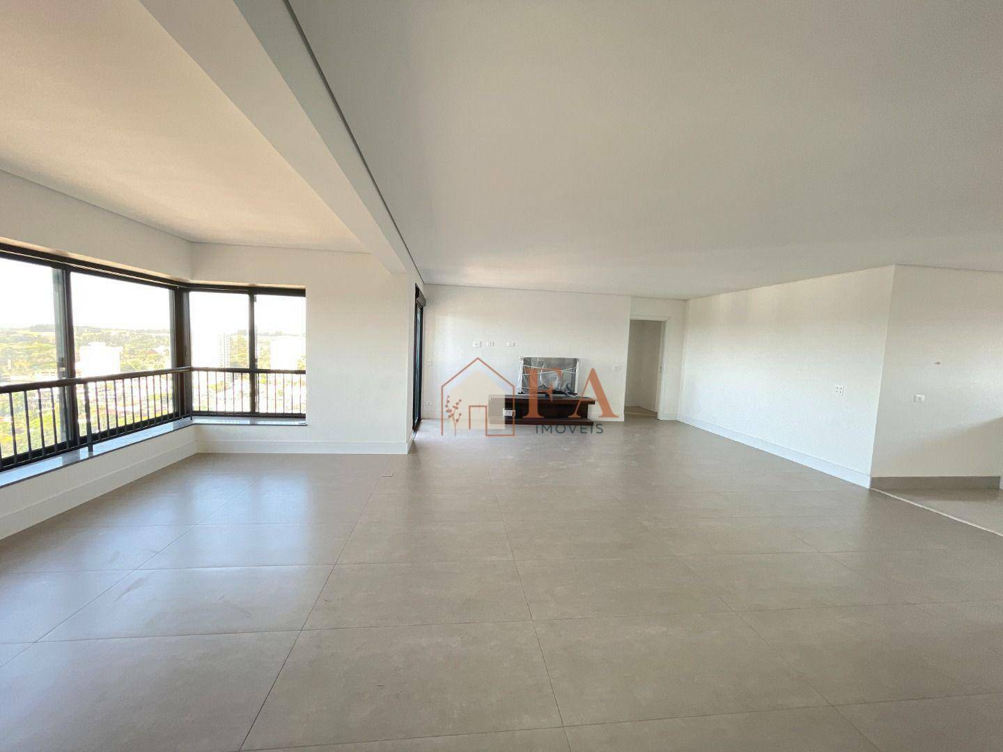 Apartamento à venda com 3 quartos, 163m² - Foto 1