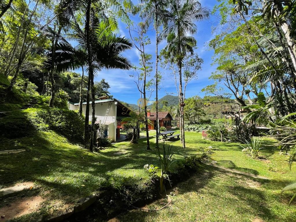 Casa à venda com 7 quartos, 2200m² - Foto 23