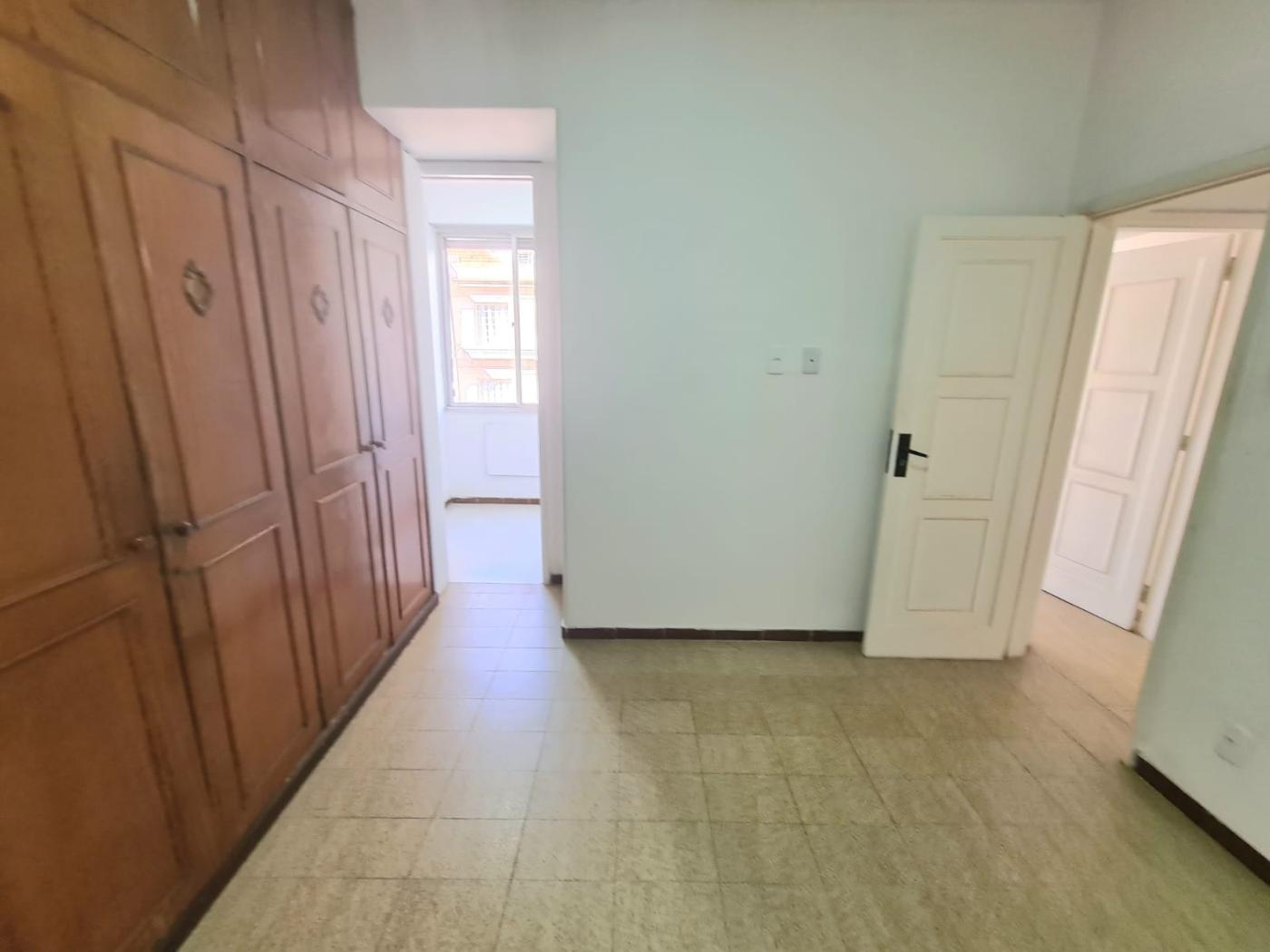 Apartamento à venda com 2 quartos, 70m² - Foto 20