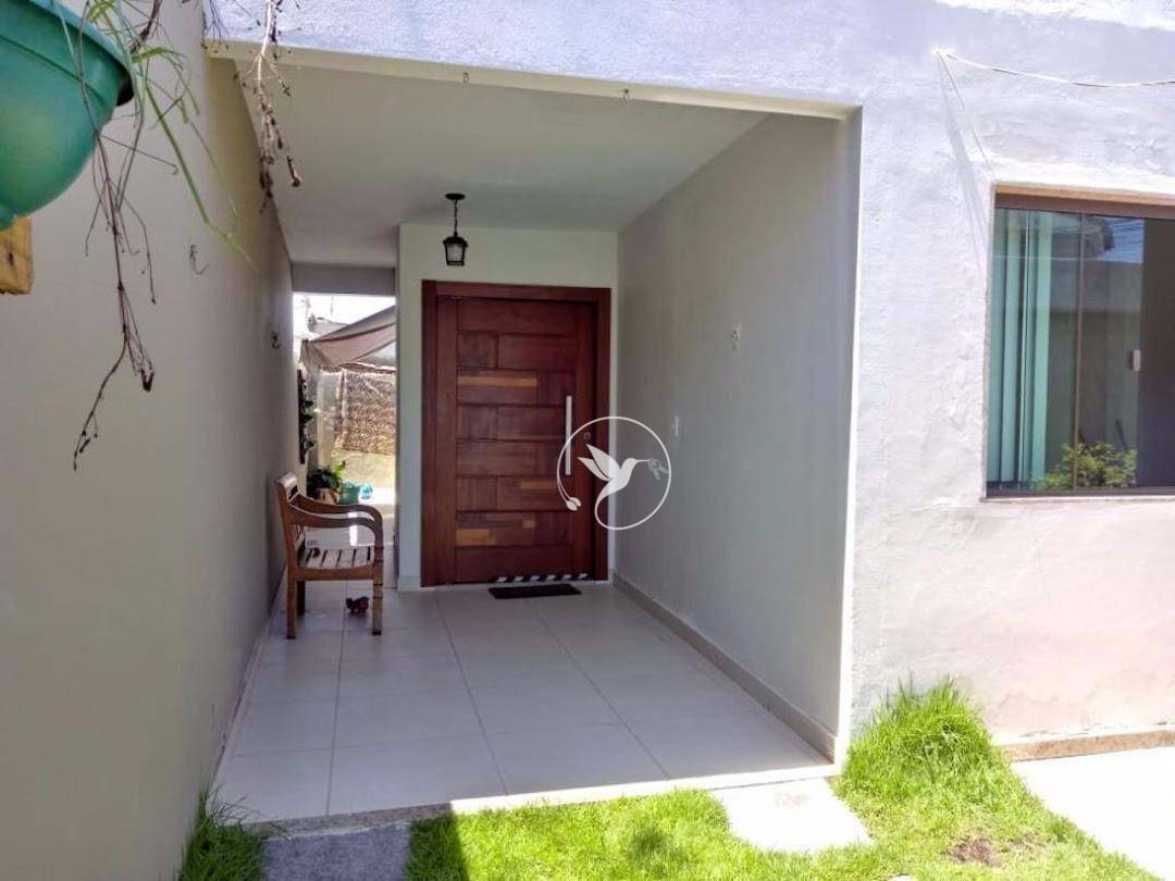 Casa à venda com 3 quartos, 120m² - Foto 1