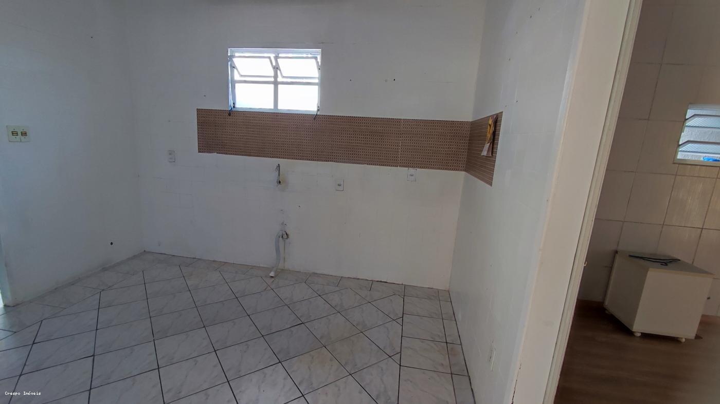 Casa à venda com 6 quartos, 220m² - Foto 12