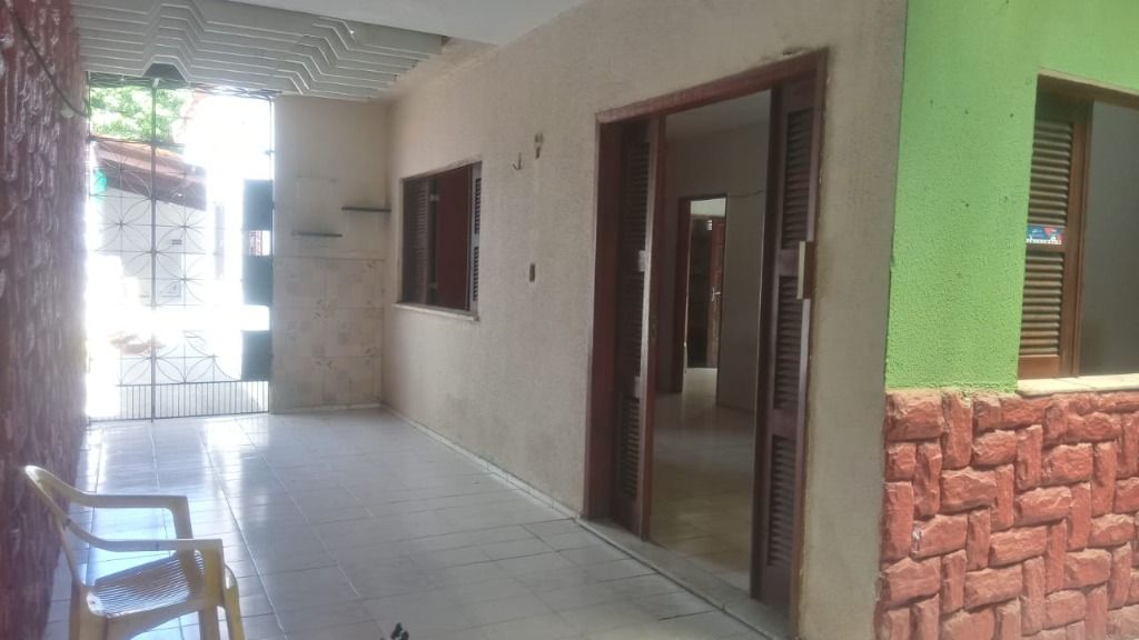 Casa à venda com 3 quartos, 200m² - Foto 4