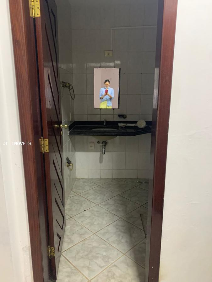 Casa para alugar com 4 quartos, 600m² - Foto 13