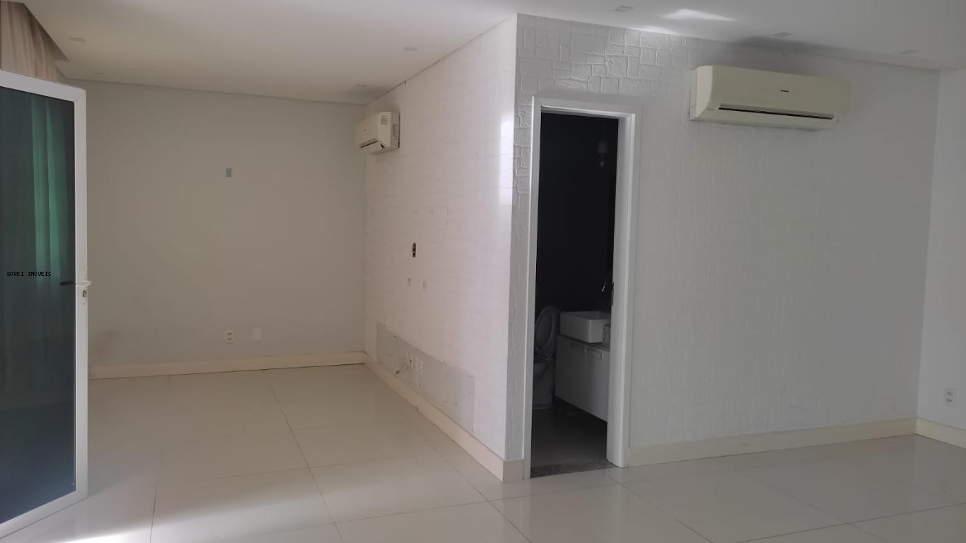 Casa de Condomínio à venda com 4 quartos, 250m² - Foto 4
