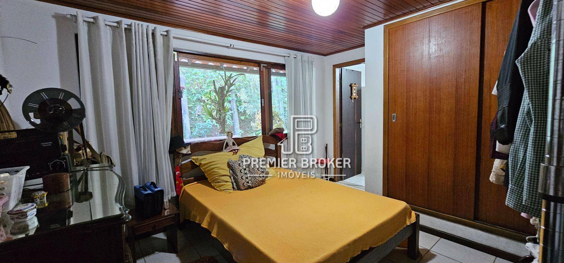 Casa de Condomínio à venda com 3 quartos, 250m² - Foto 12