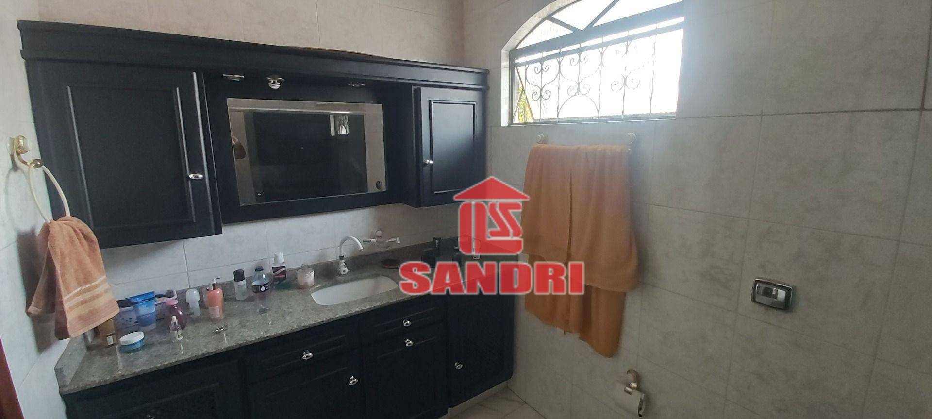 Sobrado à venda com 3 quartos, 375m² - Foto 2