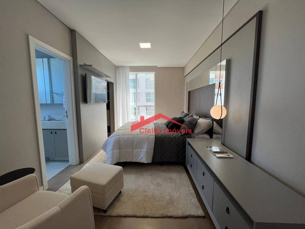 Apartamento à venda com 3 quartos, 121m² - Foto 11