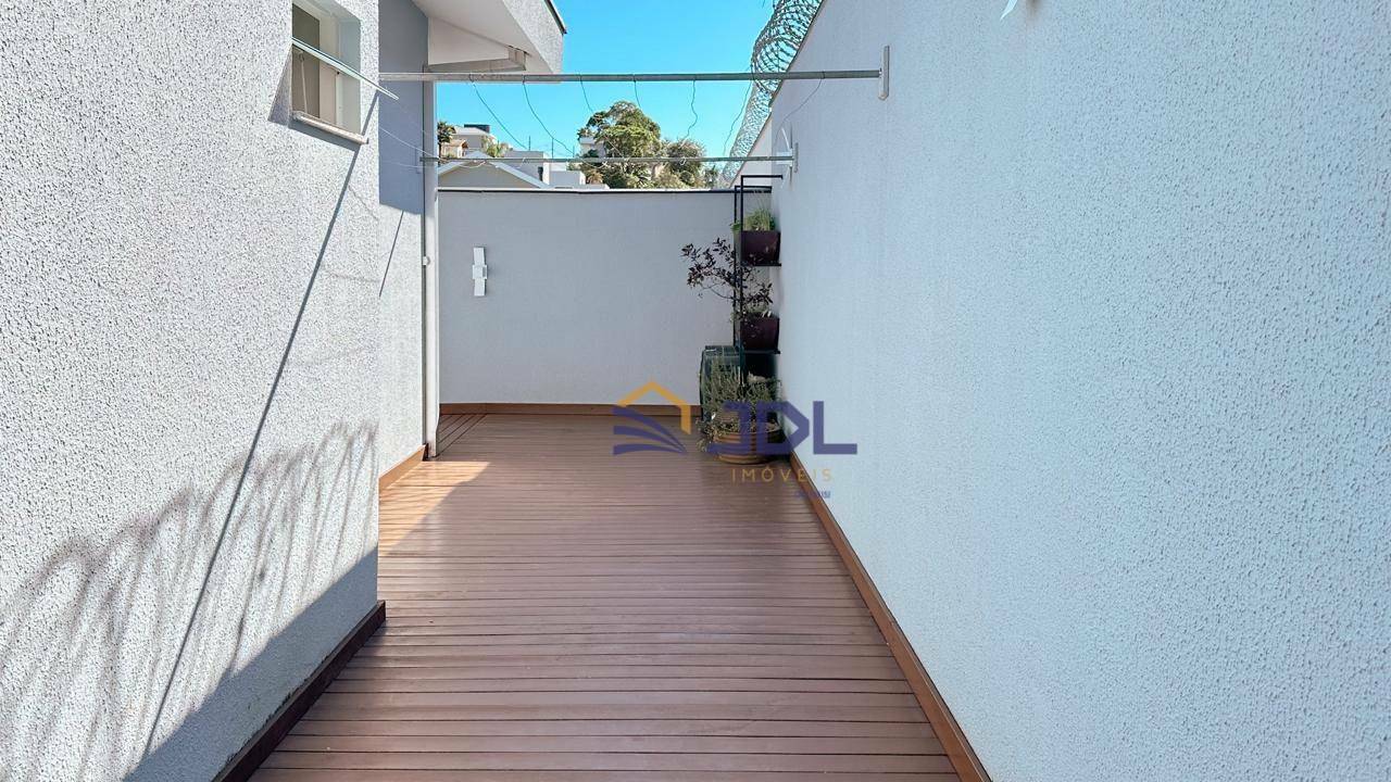 Casa de Condomínio à venda com 3 quartos, 202m² - Foto 28