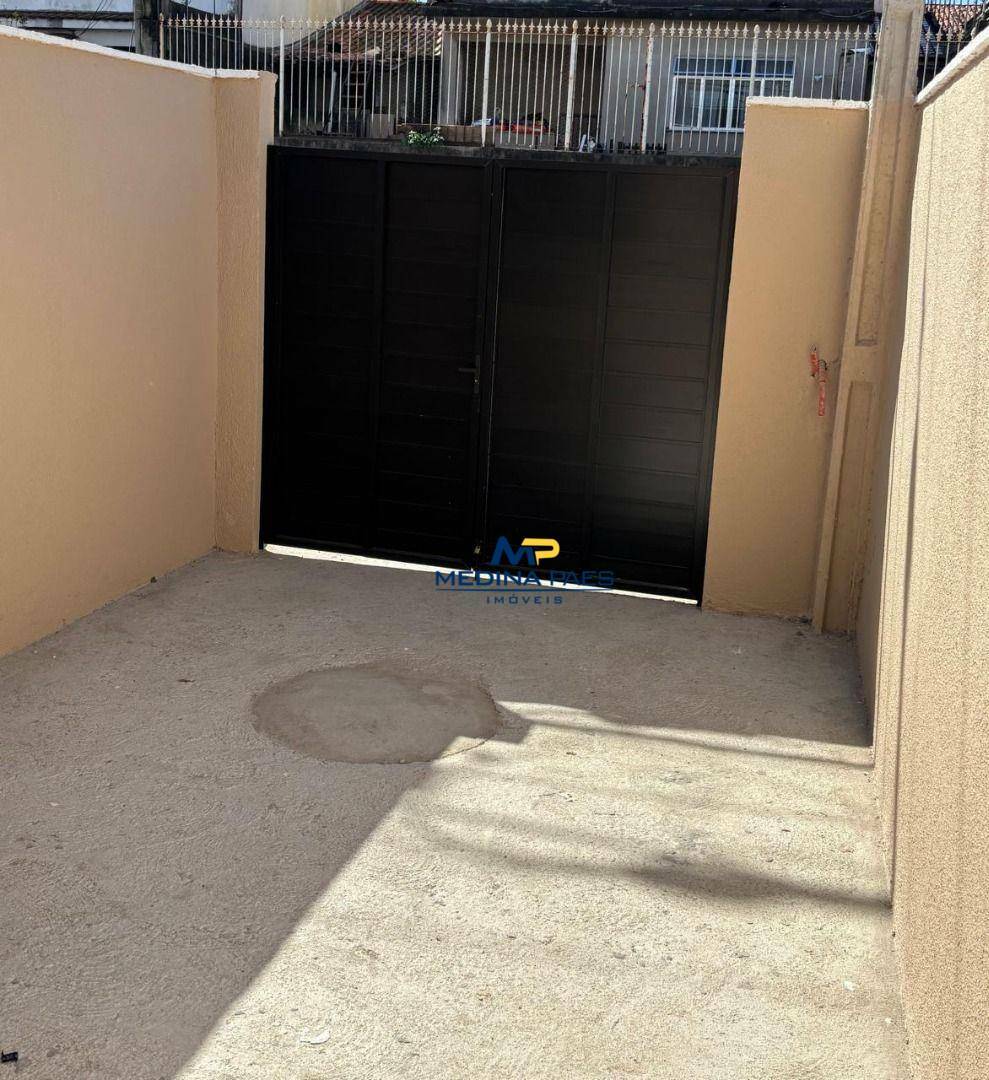 Casa à venda com 1 quarto, 33m² - Foto 3