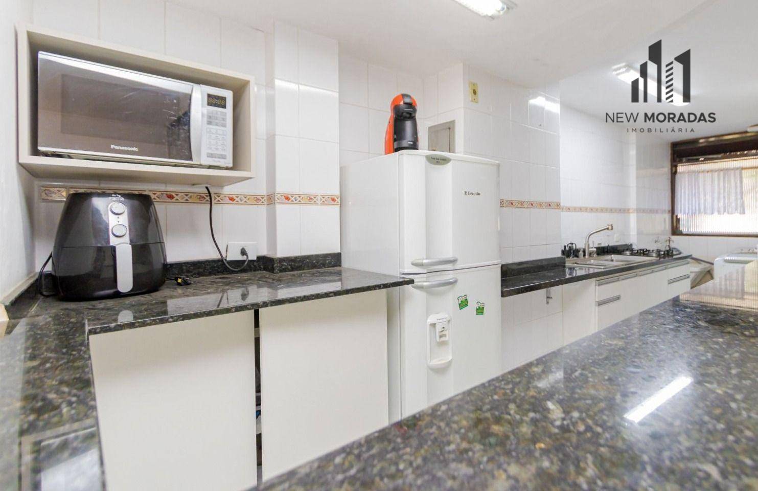 Apartamento à venda com 3 quartos, 156m² - Foto 3