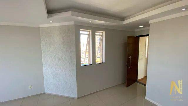 Apartamento à venda com 3 quartos, 77m² - Foto 2