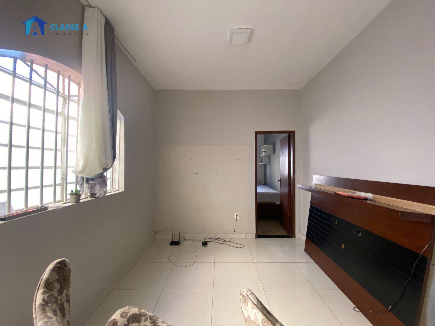 Casa à venda com 4 quartos, 140m² - Foto 14