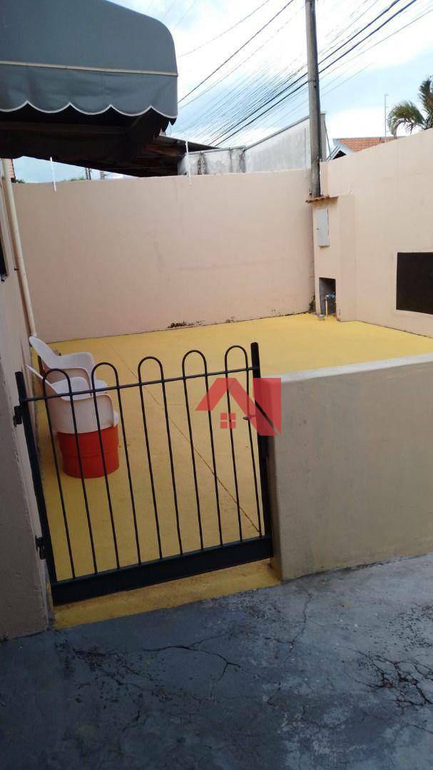 Casa à venda com 2 quartos, 100m² - Foto 2