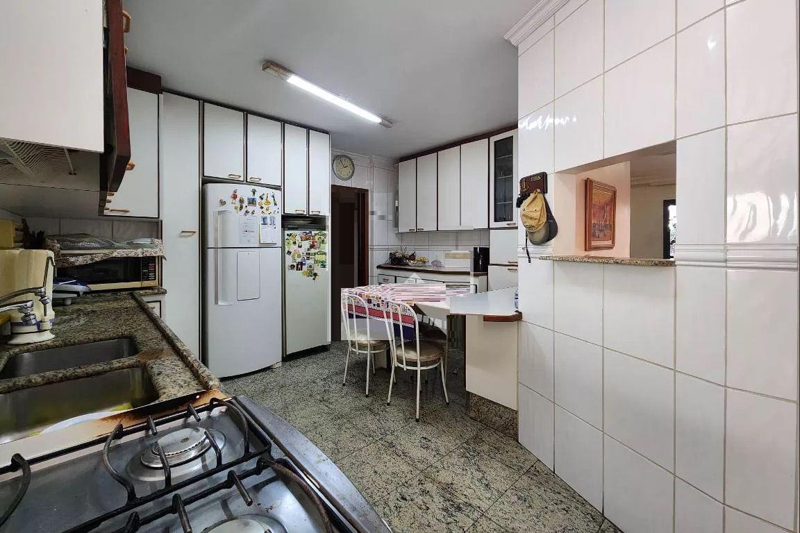 Apartamento à venda com 3 quartos, 156m² - Foto 12