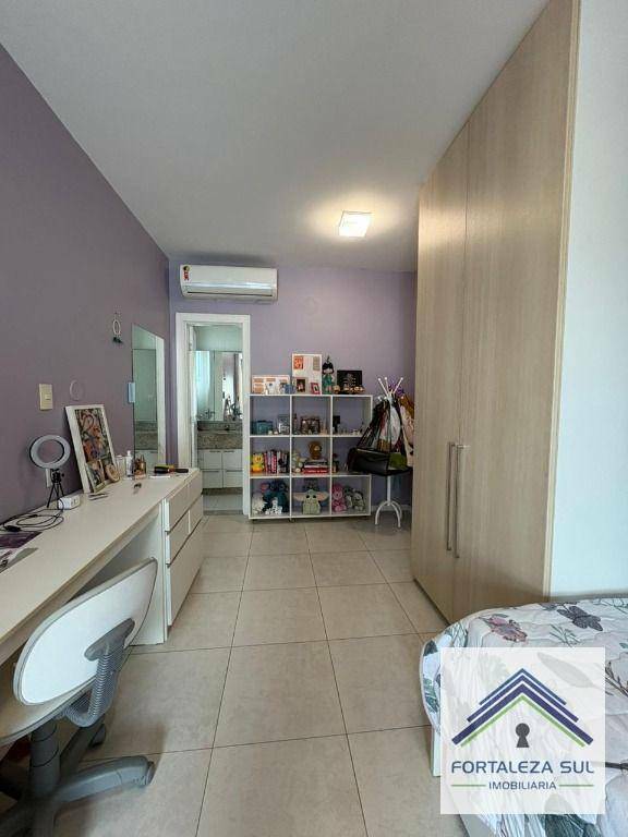 Casa de Condomínio à venda com 5 quartos, 307m² - Foto 14